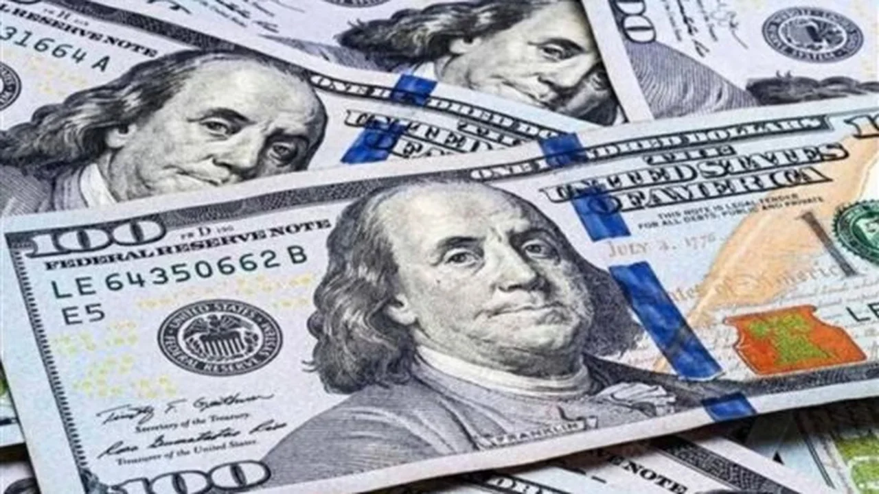 تغيرات سعر الدولار مقابل الجنيه المصري في ختام تعاملات يوم الجمعة